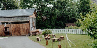 Winterhochzeit - Garten - Süd & West Steiermark - Idylisch fügt sich der Hochzeitsstadl Herkhof in die Landschaft ein und lädt zu einer Hochzeitsfeier. - Herkhof