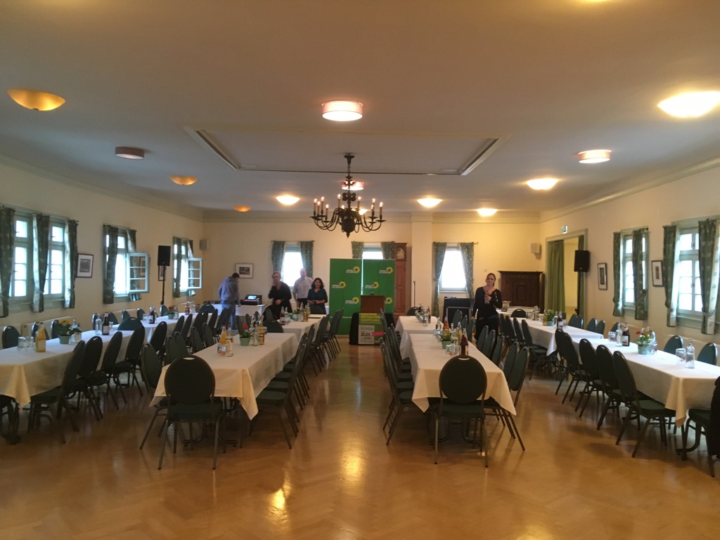 Hochzeitslocation - Der großzügige Hirschsaal mit Platz für 30-150 Personen. - Gasthaus zum Goldenen Hirsch