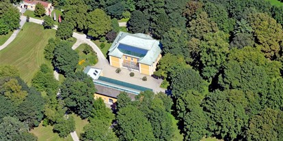 Winterhochzeit - Art der Location: Schloss - Oberösterreich - Luftaufnahme Bergschlößl und Park
Foto (c) Stadtplanung Pertlwieser - Bergschlößl