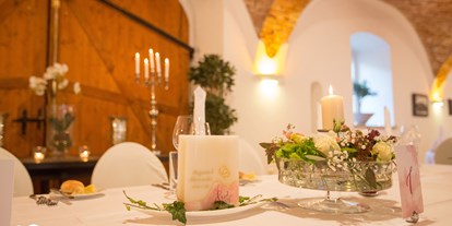 Winterhochzeit - Art der Location: im Freien - Oberösterreich - Feiern Sie Ihre Hochzeit auf dem Ganglbauergut zu Berg. 
Foto © sandragehmair.com - GANGLBAUERGUT