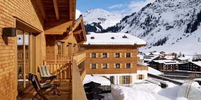 Winterhochzeit - barrierefreie Location - St. Anton am Arlberg - Außenansicht Hotelanlage im Winter - Hotel & Chalet Aurelio