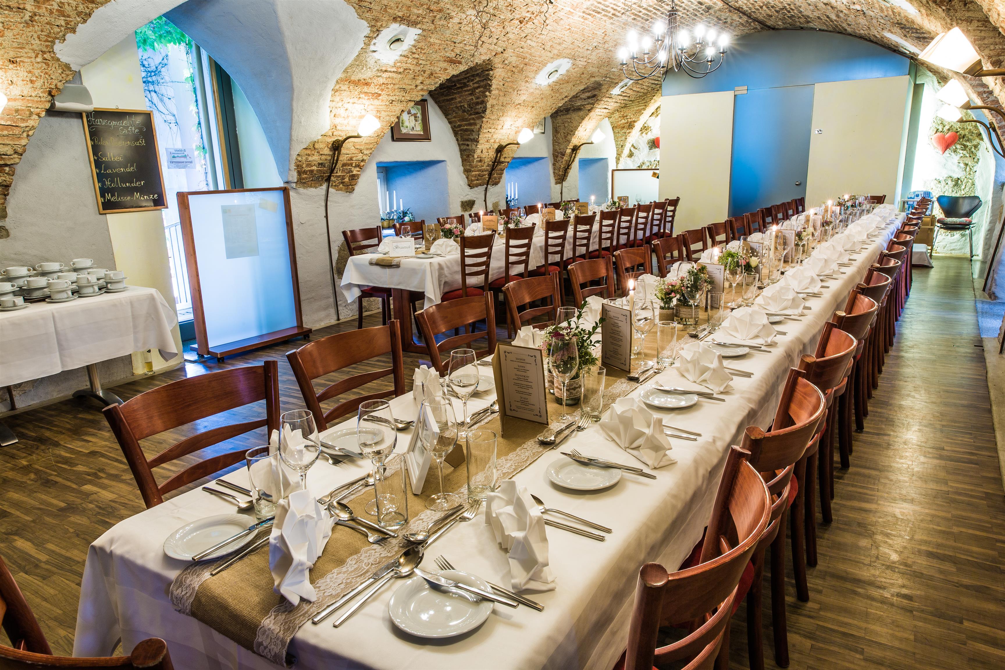 Hochzeitslocation - Feiern Sie Ihre Hochzeit im Gewölbekeller des Schloss Restaurant Hagenberg. - Schloss Restaurant Hagenberg