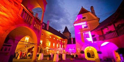 Winterhochzeit - Art der Location: Hotel - Matzelsdorf (Burgschleinitz-Kühnring) - Heiraten in dem Renaissanceschloss Rosenburg in Niederösterreich. - Renaissanceschloss Rosenburg