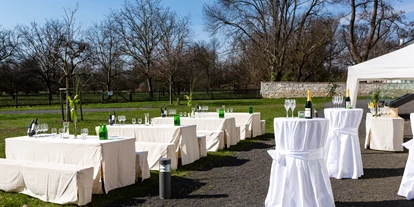 Winterhochzeit - Geeignet für: Hochzeit - Stotzing - Bei Schönwetter kann die Tafel auf Schloss Lackenbach auch gerne im Freien stattfinden. - Schloss Lackenbach