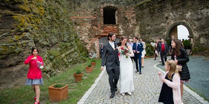 Winterhochzeit - Art der Location: Burg - Krennach - Romantische Gartenhochzeit auf der Burg Güssing. - Burg Güssing