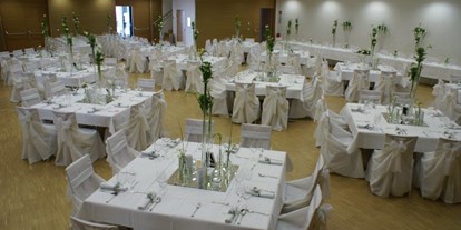 Winterhochzeit - Preisniveau: €€ - Enns - Hochzeitsfeier im Nibelungensaal - Kulturzentrum Bräuhaus Eferding