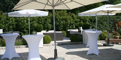 Winterhochzeit - nächstes Hotel - Fertörákos - Ausreichend Schattenspender für Ihren Aperitif im Garten. - Birkenhof Restaurant & Landhotel ****