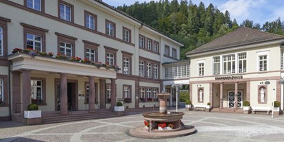 Winterhochzeit - barrierefreie Location - Starzach - Hotel Therme Bad Teinach - Außenansicht - Hotel Therme Bad Teinach