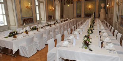Winterhochzeit - Perfekte Jahreszeit: Herbst-Hochzeit - Loretto - Auch eine Tafel ist im Empiresaal möglich - Schloss Esterházy