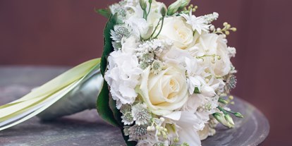 Winterhochzeit - Hollenegg - Brautstrauß aus der hoteleigenen "Blumeninsel" - DAS WEITZER