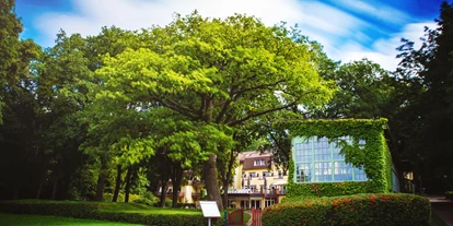 Winterhochzeit - Art der Location: Hotel - Nossentiner Hütte - Kurhausgarten mit historischem Pavillon - Kurhaus am Inselsee