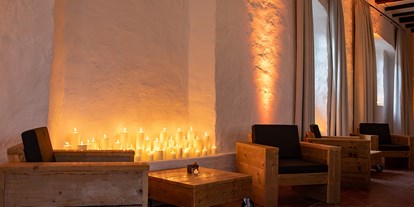 Winterhochzeit - Preisniveau: keine Angabe - Bad Hönningen - Kerzenmeer für eine besondere Stimmung. - Burg Linz