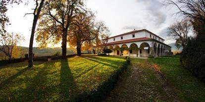 Winterhochzeit - Umgebung: in Weingärten - Obala - Schloss Zemono, Pri Lojzetu, Slowenien