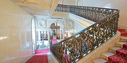 Winterhochzeit - Preisniveau: €€€€ - Siebenhaus - Der Aufgang im Palais Pallavicini, 1010 Wien. - Palais Pallavicini