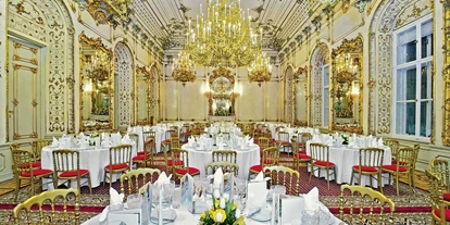 Winterhochzeit - Preisniveau: €€ - Wien Hietzing - Der große Festsaal des Palais Pallavicini. - Palais Pallavicini