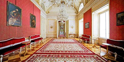Winterhochzeit - Art der Location: Schloss - Mödling - Der Marmorsaal des Palais Pallavicini. - Palais Pallavicini