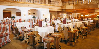 Winterhochzeit - Österreich - Hotelbar "auf der Tenne" im Bio-Hotel Stanglwirt in Tirol.
Foto © formafoto.net - Bio-Hotel Stanglwirt
