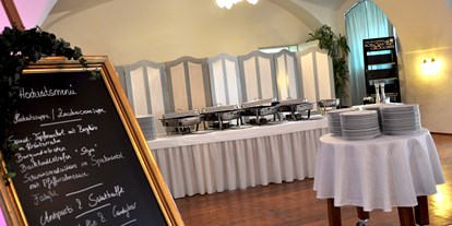 Winterhochzeit - Geeignet für: Hochzeit - Forchtenstein - Buffet im großen Saal - Schloss Gloggnitz