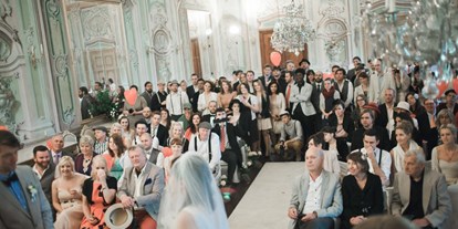 Winterhochzeit - PLZ 4170 (Österreich) - Feiern Sie Ihre Hochzeit im Spiegelsaal des Schloss Český Krumlov in der Slowakei.
Foto © stillandmotionpictures.com - Schloss Krumlov