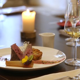 Hochzeitslocation: Das Restaurant Weinstall überzeugt mit kulinarische Gaumenfreuden für Brautpaar und Hochzeitsgäste. - Restaurant Weinstall