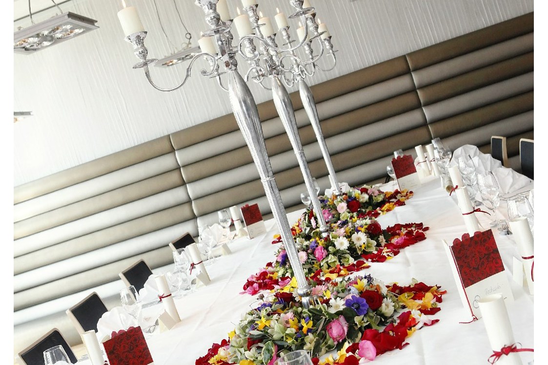 Hochzeitslocation: Hochzeitstafel im Como - Holiday Inn Villach