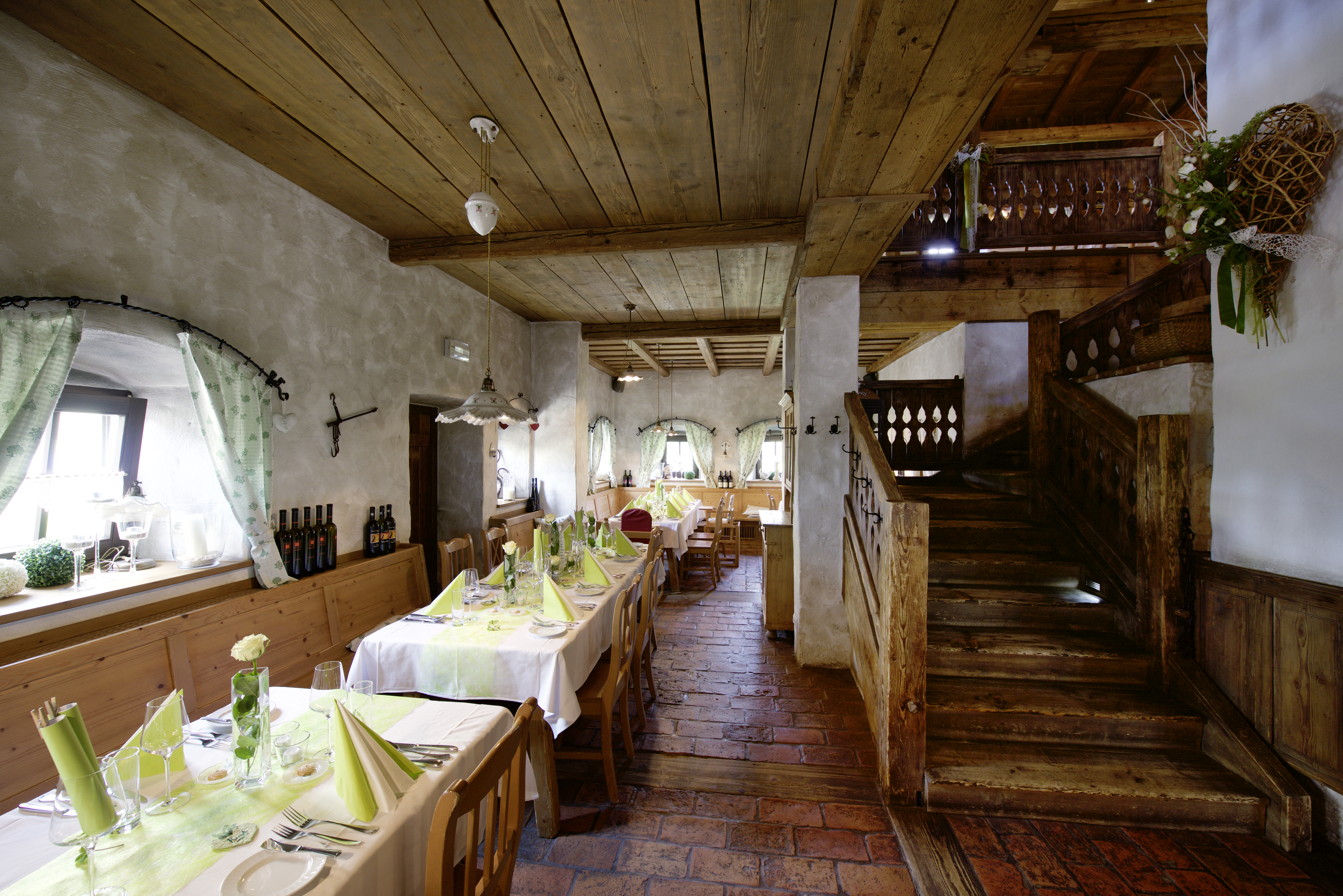 Eidenberger Alm Angaben zu den Festsälen Tiroler Alm - Erdgeschoß