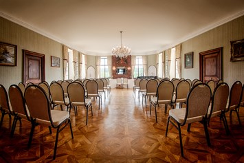 Hochzeitslocation: Billardsaal - großes Standesamt - Golf-Club Schloss Miel
