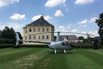 Hochzeitslocation: Barockpark - Helikopter Landeplatz - Golf-Club Schloss Miel