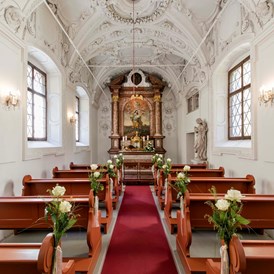 Hochzeitslocation: Unsere barocke Kapelle ist für christliche und nicht-christliche Trauungen frei gegeben und bietet Platz für 40 Personen - ARCOTEL Castellani Salzburg