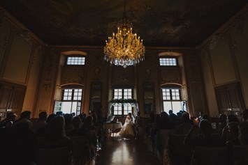 Hochzeitslocation: Eine standesamtliche Trauung im Spiegelsaal. - Neues Schloss Meersburg