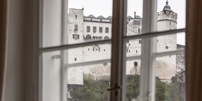 Winterhochzeit - Abtenau - Blick auf die Festung Hohensalzburg - K+K Restaurant am Waagplatz