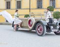 Hochzeitslocation: Die eleganten Oldtimer der Ferdinand Porsche Erlebniswelt können auch für Hochzeiten gemietet werden. Foto: ebihara photography - Ferdinand Porsche Erlebniswelt fahr(T)raum