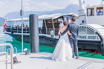 Hochzeitslocation: Die WolfgangseeSchifffahrt bietet den perfekten Rahmen für eine unvergessliche Hochzeit am Wolfgangsee - SchafbergBahn & WolfgangseeSchifffahrt
