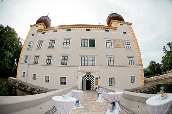 Hochzeitslocation: Gerüchteküche Wasserschloss Kottingbrunn