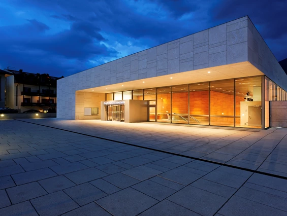 Hochzeitslocation: Außenansicht Haupteingang - Ferry Porsche Congress Center