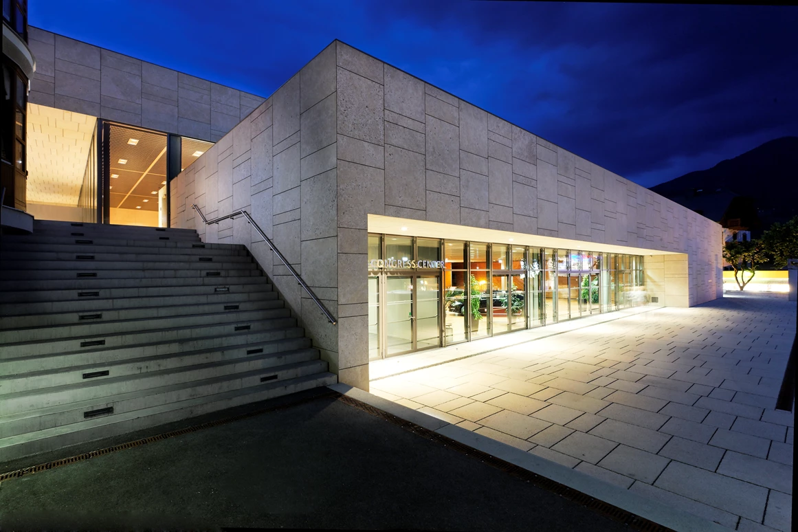 Hochzeitslocation: Außenansicht Erdgeschoss - Ferry Porsche Congress Center