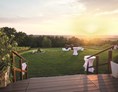 Hochzeitslocation: Traumhafte Aussicht auf die umliegenden Felder und Weingärten - Hannersberg - der Hochzeitsberg