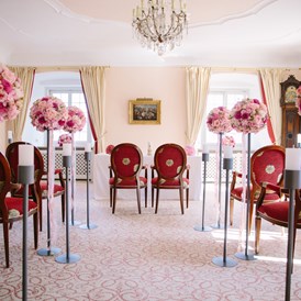 Hochzeitslocation: Standesamtliche Trauung im Rosa Salon
Civil Ceremony at Pink Salon - Schloss Fuschl, A Luxury Collection Resort & Spa