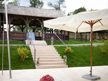 Hochzeitslocation: Saalterrasse mit Salettl - Hotel Hofwirt