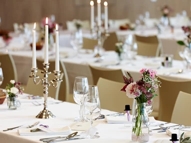 Hochzeitslocation: Tafel - Hotel Hofwirt