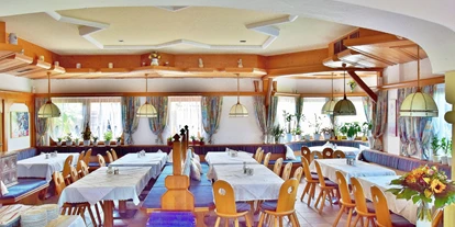 Winterhochzeit - Tirol - Gastraum Tennladen - Cafe Restaurant Tennladen