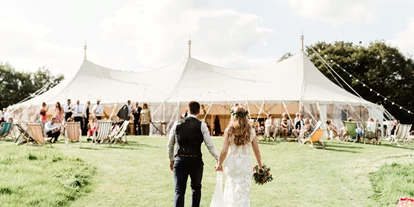 Winterhochzeit - Karlstetten - Unser einzigartiges 12mx27m Marquee aus strahlend weißem Segelleinen - Schloss Jeutendorf