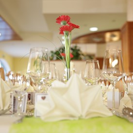 Hochzeitslocation: Beispiel gedeckter Tisch Hochzeit - Hotel Post Walter 