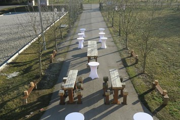 Hochzeitslocation: Außenbereich mit Sektempfang - Festsaal Doppelgraben