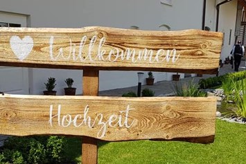 Hochzeitslocation: https://www.burgmayerstadl.de
http://www.gasthauszirngibl.de - Burgmayerstadl
