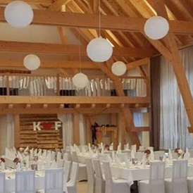 Hochzeitslocation: https://www.burgmayerstadl.de
https://alluredecodesign.de - Burgmayerstadl