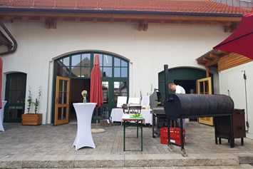 Hochzeitslocation: https://www.burgmayerstadl.de
http://www.gasthauszirngibl.de - Burgmayerstadl
