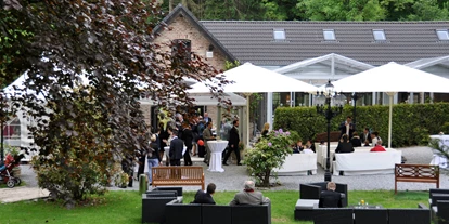 Winterhochzeit - Preisniveau: €€€ - Düsseldorf -  Schloss Grünewald Location
