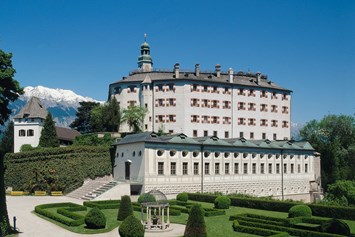 Hochzeitslocation: Schloss Ambras Innsbruck - Renaissance-Juwel und das älteste Museum der Welt! - Schloss Ambras Innsbruck