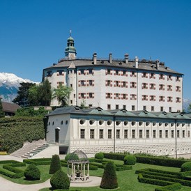 Hochzeitslocation: Schloss Ambras Innsbruck - Renaissance-Juwel und das älteste Museum der Welt! - Schloss Ambras Innsbruck